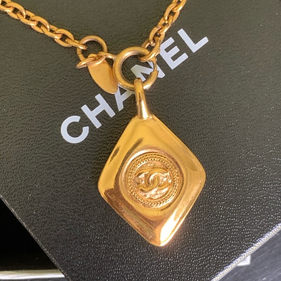 Chanel Necklace - Picture 7 of 16